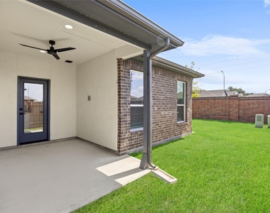 2711 Solbrook Lane - Photo Thumbnail 23