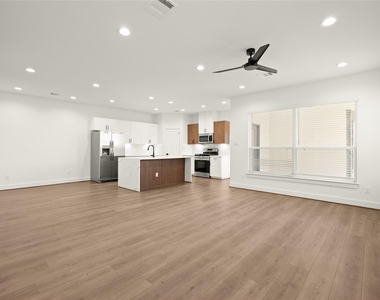 2711 Solbrook Lane - Photo Thumbnail 3