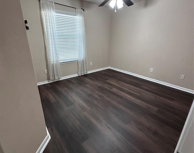 25223 Kelton Hills Lane - Photo Thumbnail 4