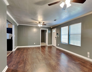 305 Sherbrooke Court - Photo Thumbnail 1