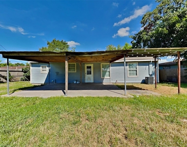 305 Sherbrooke Court - Photo Thumbnail 16