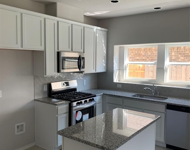 2319 Ocean Pass Lane - Photo Thumbnail 10