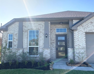 2319 Ocean Pass Lane - Photo Thumbnail 2