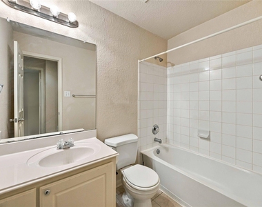 18114 Surrey Lake Lane - Photo Thumbnail 16