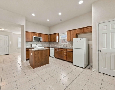 18114 Surrey Lake Lane - Photo Thumbnail 7