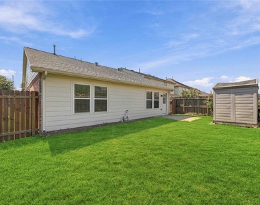 18114 Surrey Lake Lane - Photo Thumbnail 21