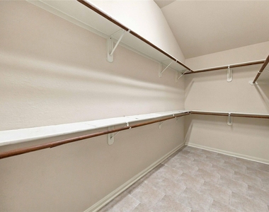 18114 Surrey Lake Lane - Photo Thumbnail 15