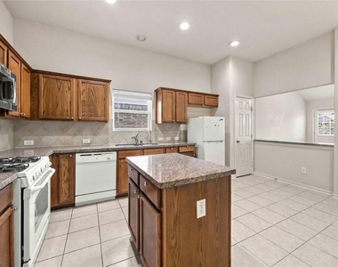 18114 Surrey Lake Lane - Photo Thumbnail 5