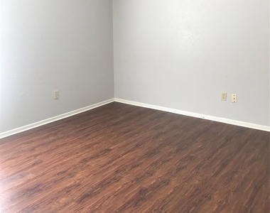 3504 Boettcher - Photo Thumbnail 3