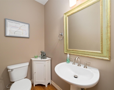 707 Knox Street - Photo Thumbnail 8