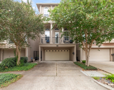 707 Knox Street - Photo Thumbnail 1