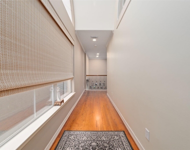 707 Knox Street - Photo Thumbnail 28