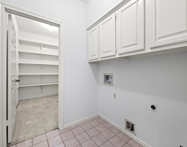 4215 Valley Glade Drive - Photo Thumbnail 21