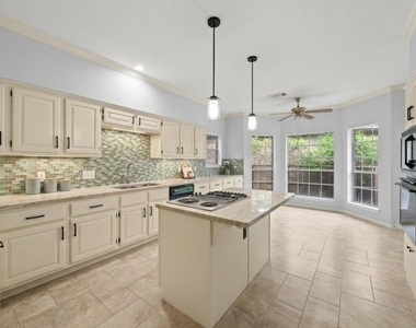4215 Valley Glade Drive - Photo Thumbnail 9