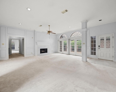 4215 Valley Glade Drive - Photo Thumbnail 3
