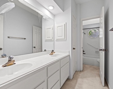 4215 Valley Glade Drive - Photo Thumbnail 20