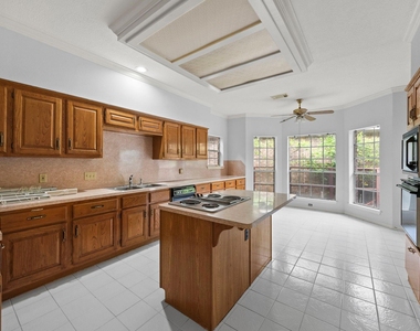 4215 Valley Glade Drive - Photo Thumbnail 8