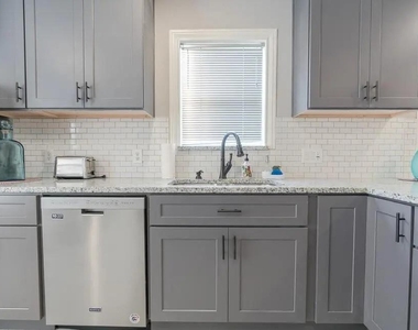 1408 Bowie Drive - Photo Thumbnail 10