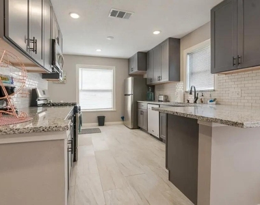 1408 Bowie Drive - Photo Thumbnail 7