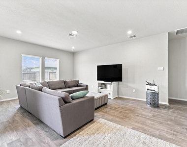 15038 Eastern Wood Road - Photo Thumbnail 7