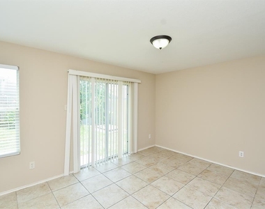 815 Darbydale Crossing Lane - Photo Thumbnail 30