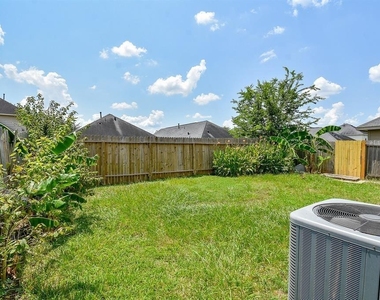 815 Darbydale Crossing Lane - Photo Thumbnail 2
