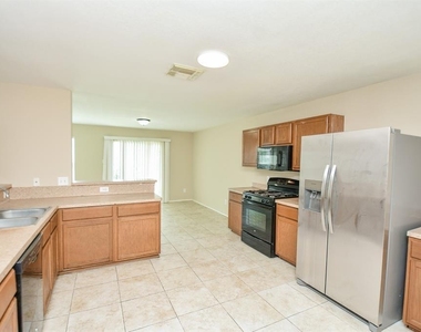 815 Darbydale Crossing Lane - Photo Thumbnail 9