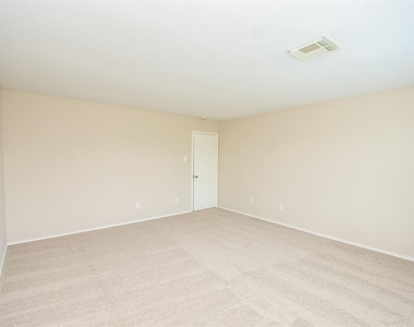 815 Darbydale Crossing Lane - Photo Thumbnail 24