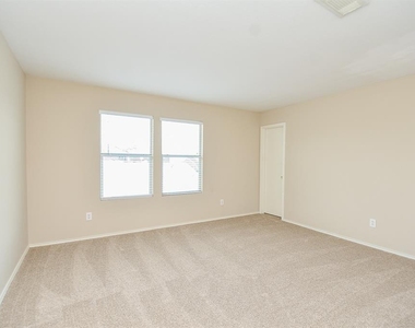 815 Darbydale Crossing Lane - Photo Thumbnail 20