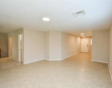 815 Darbydale Crossing Lane - Photo Thumbnail 5