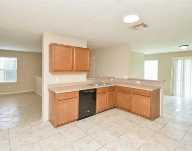 815 Darbydale Crossing Lane - Photo Thumbnail 7