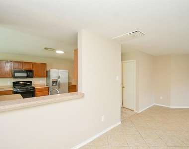 815 Darbydale Crossing Lane - Photo Thumbnail 6