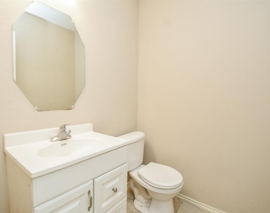 815 Darbydale Crossing Lane - Photo Thumbnail 29