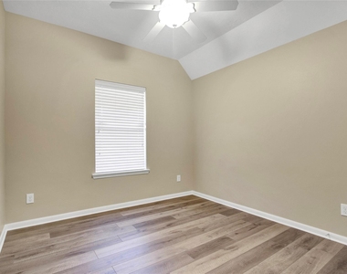 22439 Stamford Brook Court - Photo Thumbnail 3