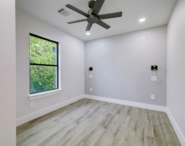 2403 Cleburne Street - Photo Thumbnail 29