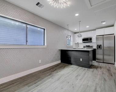 2403 Cleburne Street - Photo Thumbnail 20