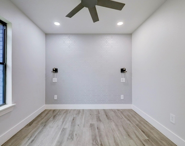 2403 Cleburne Street - Photo Thumbnail 30