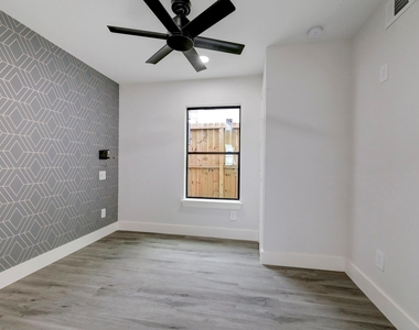 2403 Cleburne Street - Photo Thumbnail 15