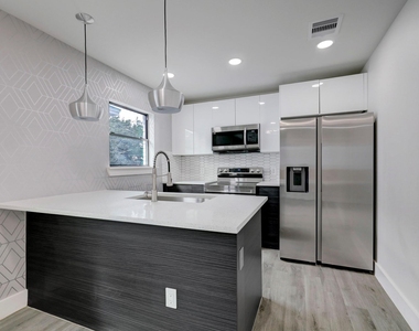 2403 Cleburne Street - Photo Thumbnail 21