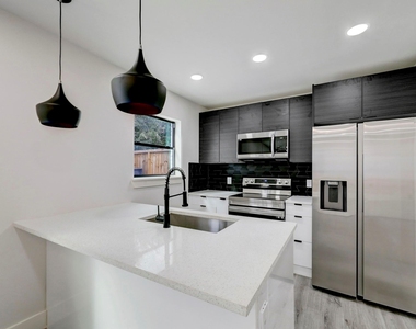 2403 Cleburne Street - Photo Thumbnail 7