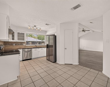 21310 Highland Knolls Drive - Photo Thumbnail 7