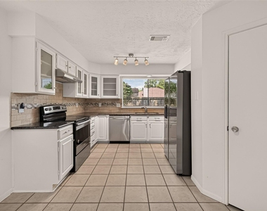 21310 Highland Knolls Drive - Photo Thumbnail 8