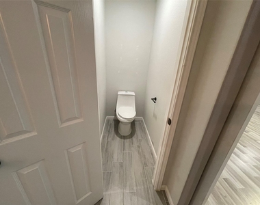 3406 E Bayou Drive E - Photo Thumbnail 10