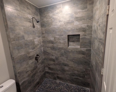 1513 Serpentine Drive - Photo Thumbnail 5