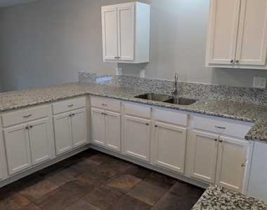 1513 Serpentine Drive - Photo Thumbnail 3
