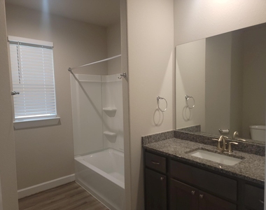 944 Tillman Lane - Photo Thumbnail 6