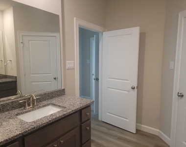 944 Tillman Lane - Photo Thumbnail 12