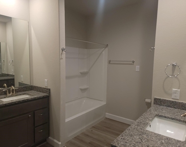 944 Tillman Lane - Photo Thumbnail 11
