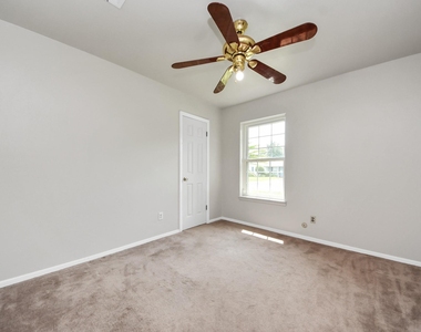 1110 E Brown Lane - Photo Thumbnail 31