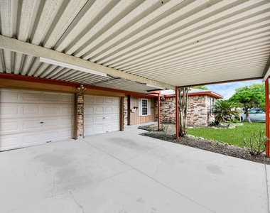 1110 E Brown Lane - Photo Thumbnail 6